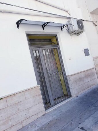  Photo 1