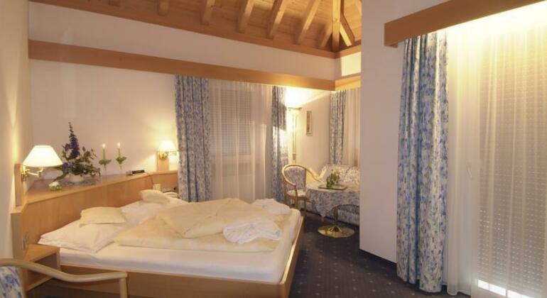 Hotel Olympia Tirolo - Photo3