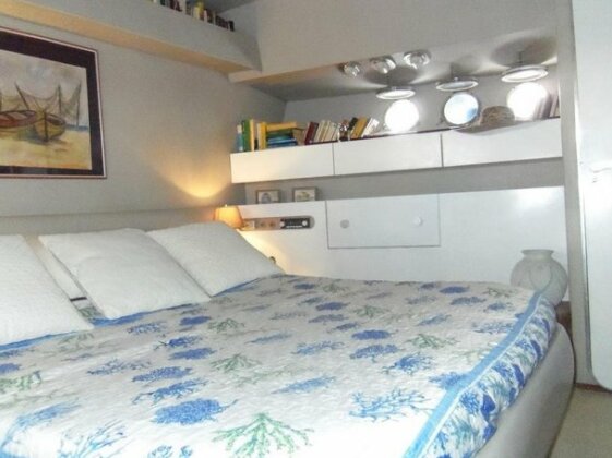 Luxury Yacht Sorry - Photo4