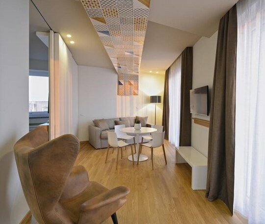 Gaura Apartments - Photo2