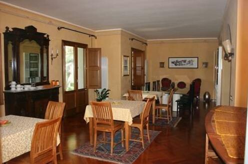 Villa Lisa Bed And Breakfast - Photo4