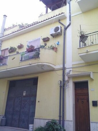  Photo 2