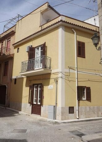  Photo 1