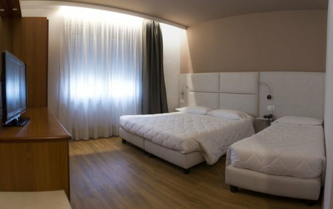 Hotel Everest Trento - Photo2