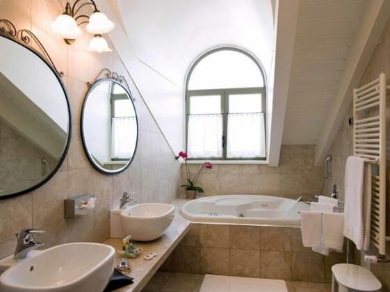 Best Western Crystal Palace Hotel - Photo4