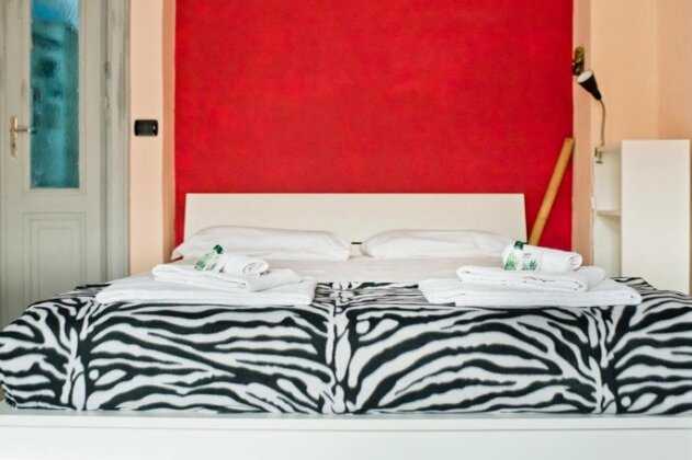 Crocetta & Porta Nuova Colourful Flat - Photo3