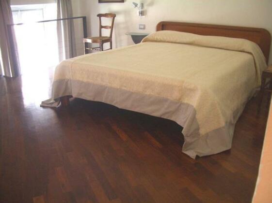 Elegant split level - Photo3