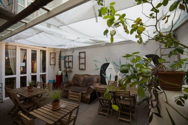 Tomato Backpackers Hotel - Photo2
