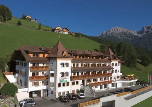 Kronplatz-Resort Berghotel Zirm - Photo2