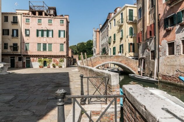 7 Windows On Venice - Photo2