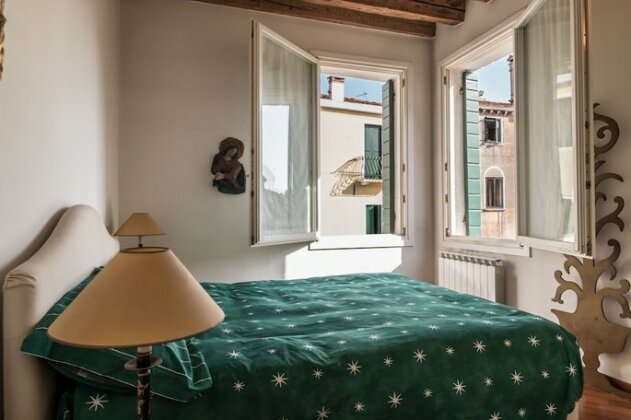 7 Windows On Venice - Photo3