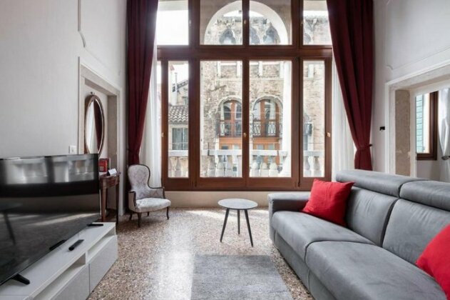 Apartment Ponte Raspi Canal View - Photo2