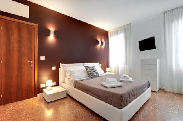 Ca' Giorgia Venice Apartment With Balcony - Photo3