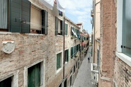 Ca' Giorgia Venice Apartment With Balcony
