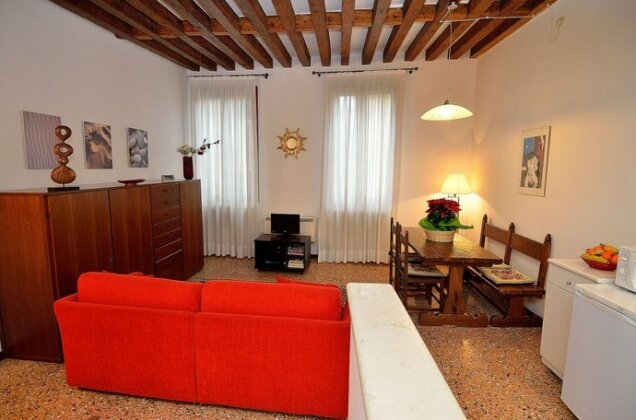 Charming Venice Apartments - Photo4