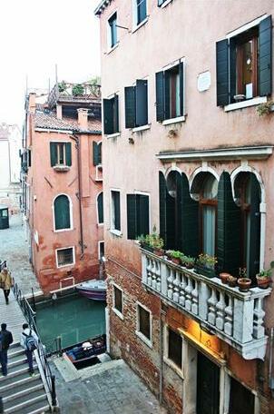 Cool Apartments Venice