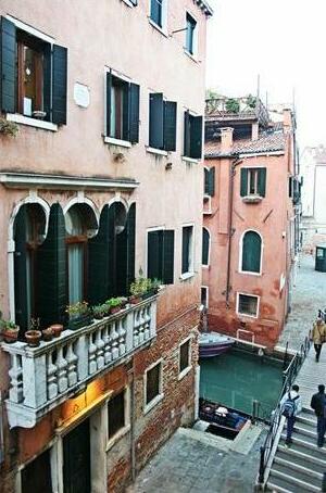 Cool Apartments Venice