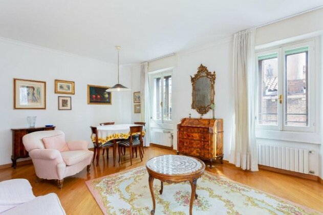 Elegant two-bedroom apartment in Venetian style - Photo2