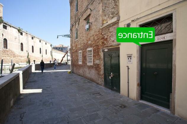 Fondamenta Rio della Tana Two Bedrooms Bathrooms