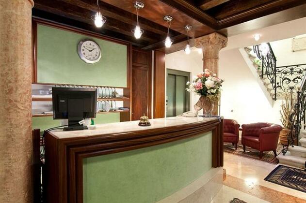 Foscari Palace - Photo3