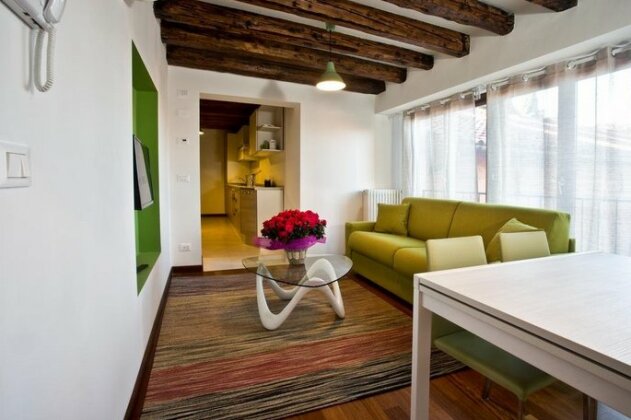 Good Wine Apartments - Photo3