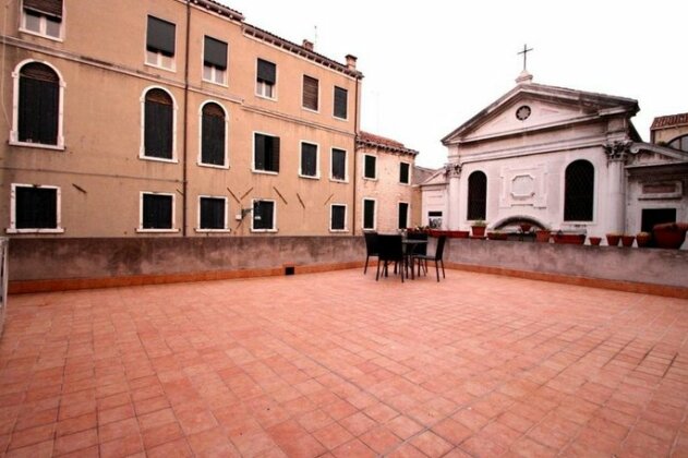 Grifone Santa Croce Train Station