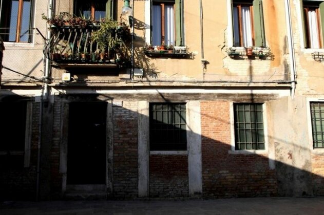 Grifone Santa Croce Train Station - Photo2