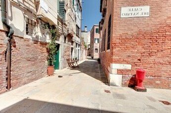 Guggenheim Collection Venice Apartment
