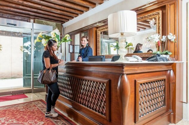 Hotel Al Duca Di Venezia - Photo3