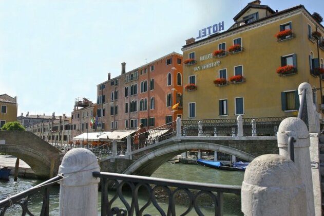 Hotel Arlecchino Venice - Photo2