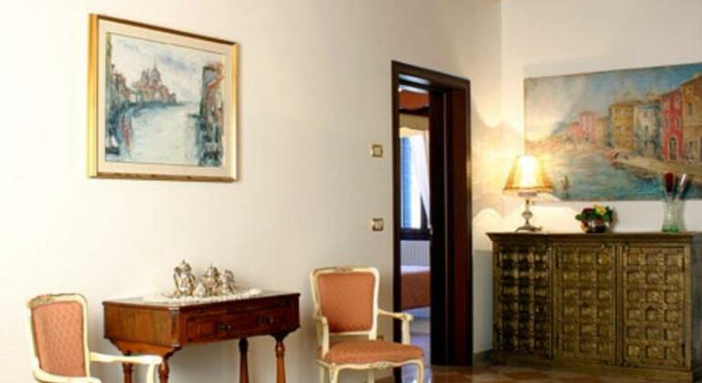 Hotel At Leonard - Photo3