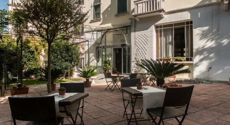 Hotel Byron Venice - Photo2