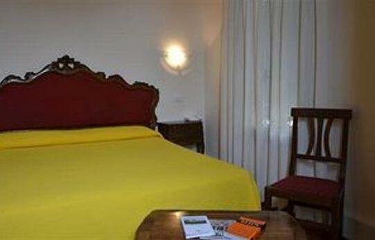 Hotel Canada Venice - Photo4
