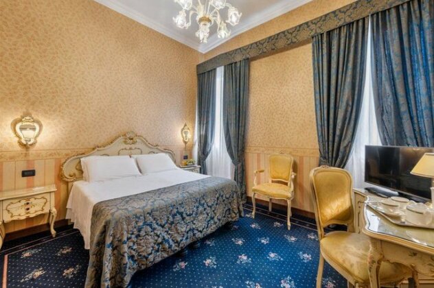 Hotel Montecarlo Venice - Photo2