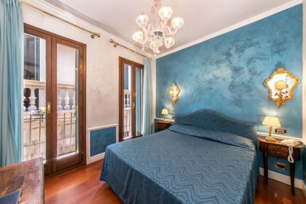 Hotel Pantalon - Photo2