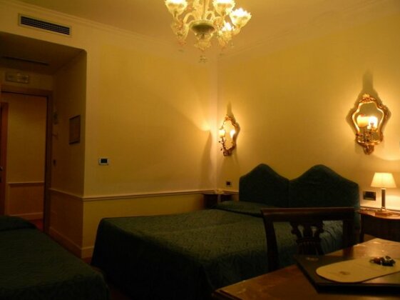 Hotel Pantalon - Photo3