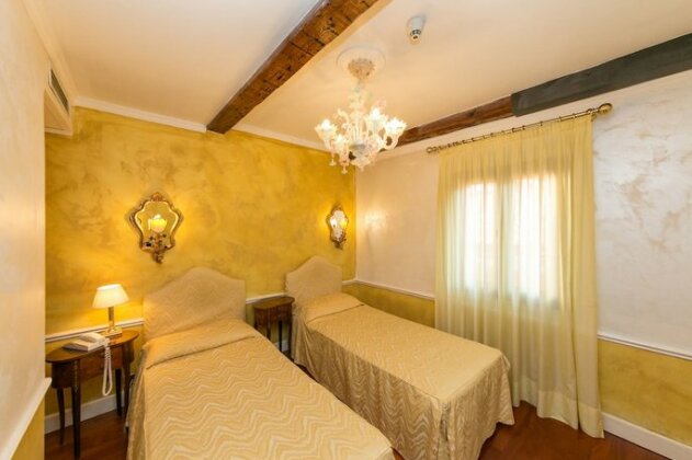 Hotel Pantalon - Photo4