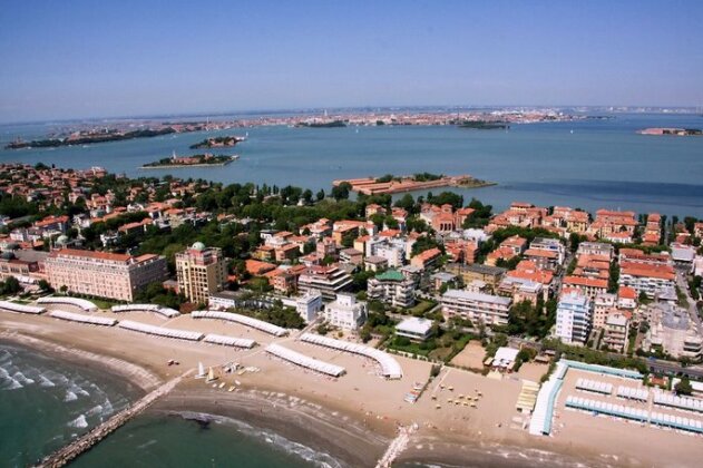 Hotel Rivamare Venice - Photo2