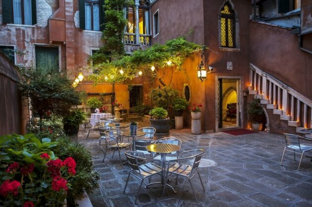 Hotel San Moise Venice - Photo2
