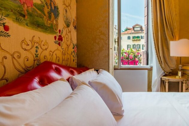 Hotel Santo Stefano Venice - Photo5