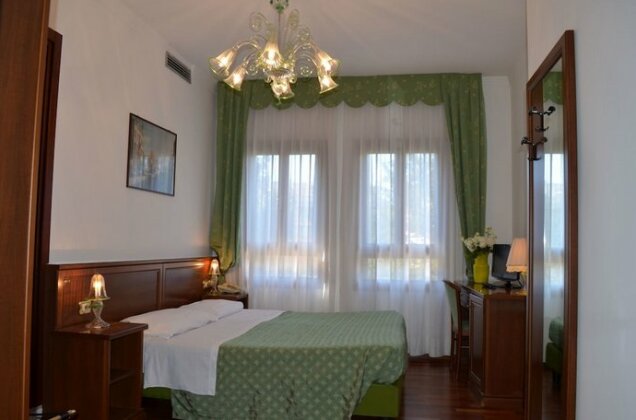 Hotel Villa Cipro - Photo4