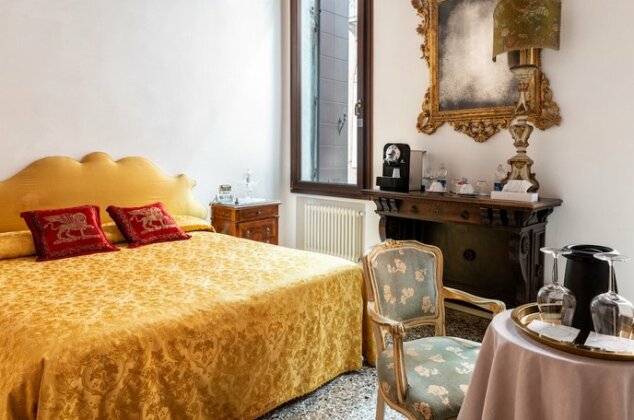 Luxury Venetian Rooms - Photo5