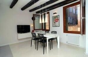 Mirrors 2723 Venice Hld 34345 - Photo2