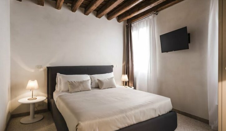 MyPlace San Marco Apartments - Photo2