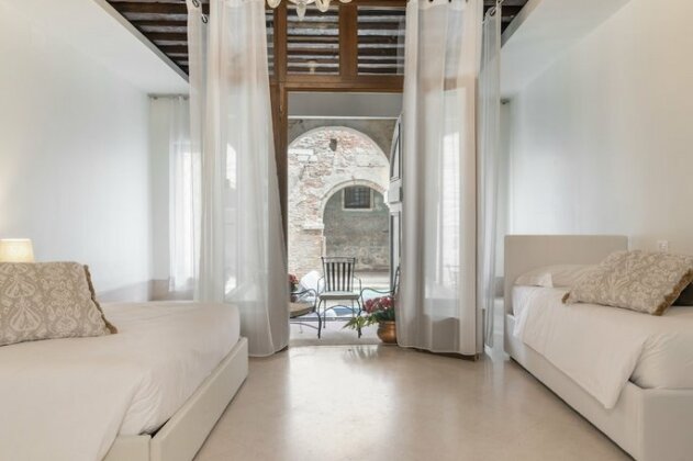 Riva Palace Apartments - Photo4