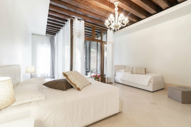 Riva Palace Apartments - Photo5