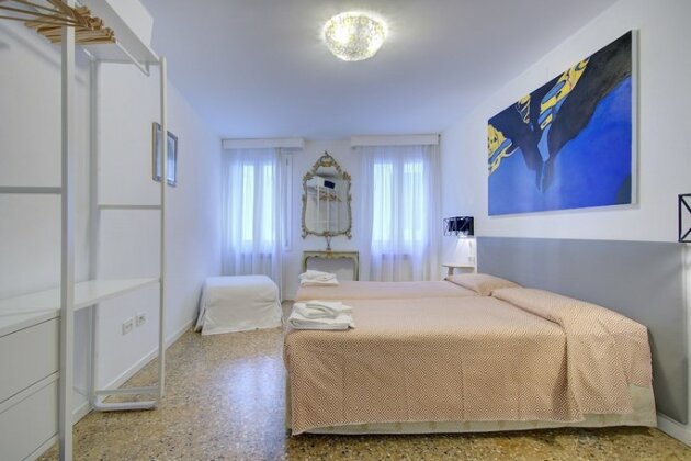 Sasmi - Photo2