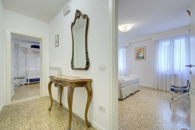 Sasmi - Photo3