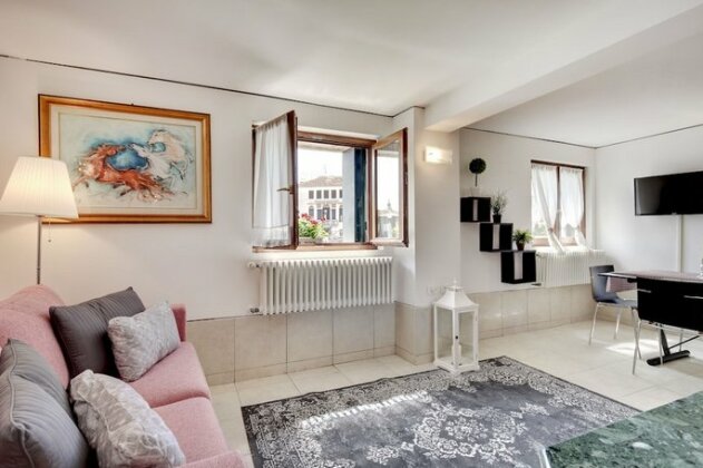 Splendour Grand Canal View Apartments - Photo2