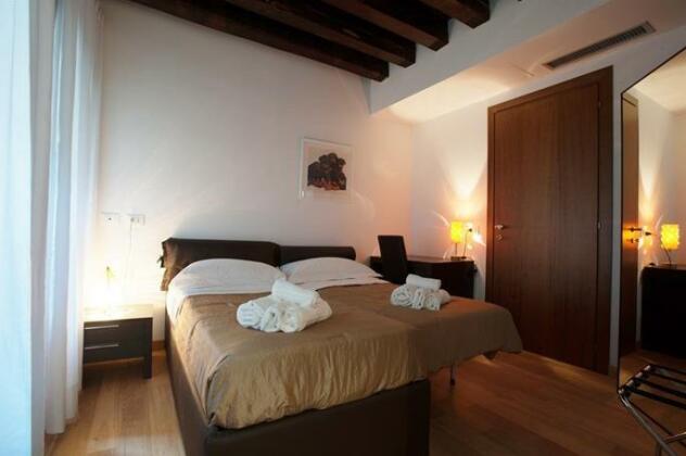 The Lion's House APT2 - Photo4